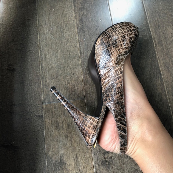 Gorgeous Snake Skin Sexy Open Toe Leather Pumps - Picture 3 of 8